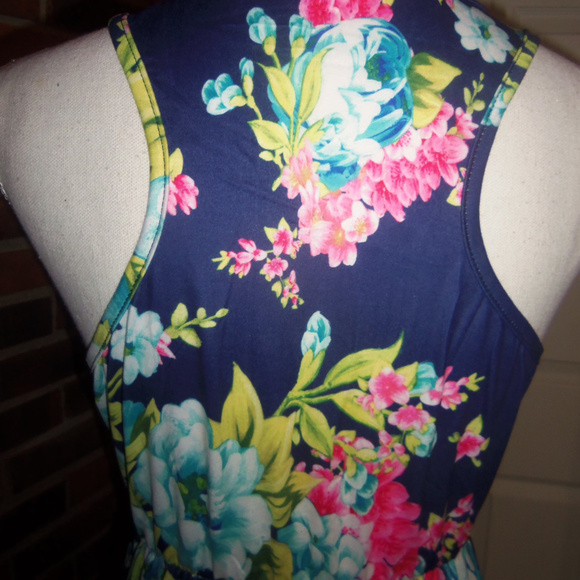 Floral Maxi Dress - Picture 4 of 4